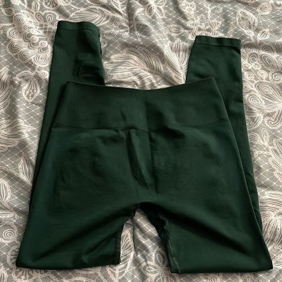 Alphalete Amplify Leggings in Darkest Pine (see pics) - Picture 6 of 6